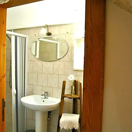 לינה וארוחת בוקר Trulli Sciummo Relais 4*