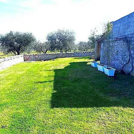Trulli Sciummo Relais Bed & Breakfast 4*