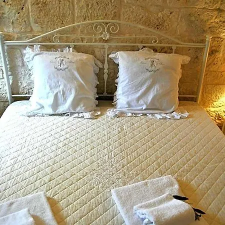 Trulli Sciummo Relais 住宿加早餐酒店 4*