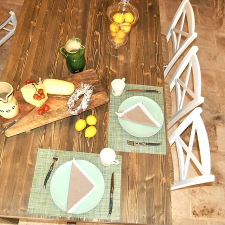 Trulli Sciummo Relais לינה וארוחת בוקר אלברובלו