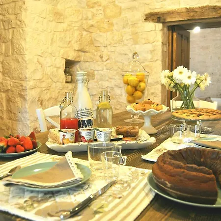 Trulli Sciummo Relais Bed and Breakfast
