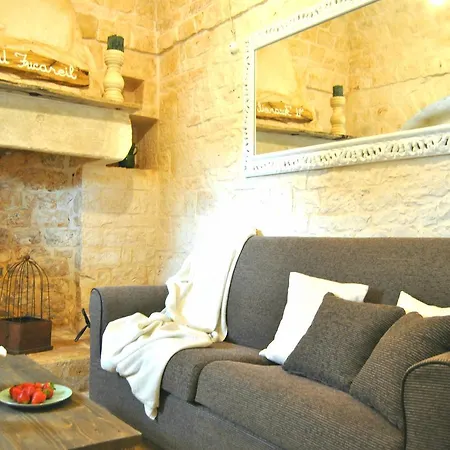 Trulli Sciummo Relais Bed & Breakfast 4*