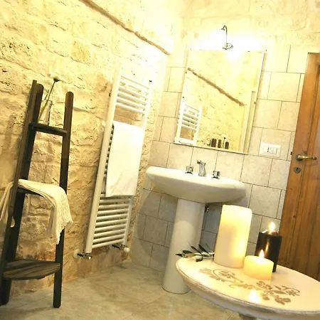 לינה וארוחת בוקר Trulli Sciummo Relais אלברובלו